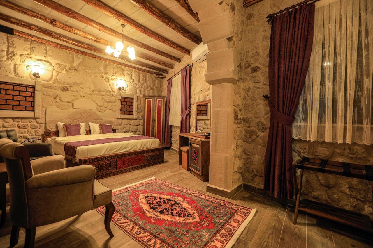 Ada Cave Hotel *